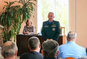 2 новых энергонасыщенных трактора доверили сыну и отцу — два Андрея Мальца работают на полях ОАО "Хотилы-агро"