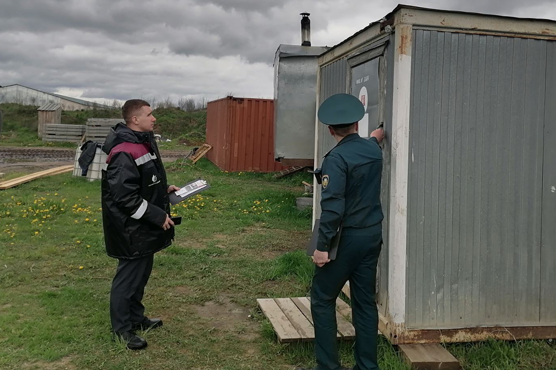 Поставский РОЧС и энергогазинспекция проверили объекты строительства