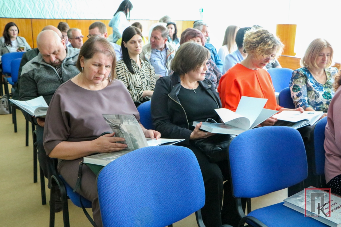 В Поставах презентовали первое издание книги «Сберегающие память поколений»