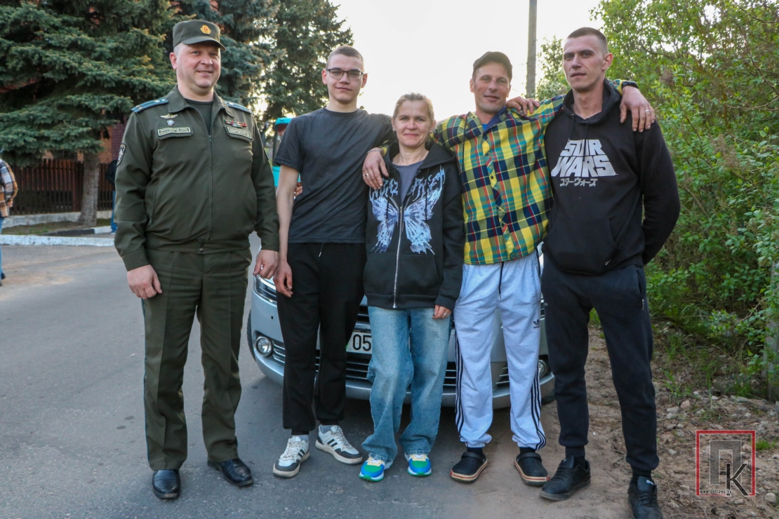 Ранним утром 5 мая 9 молодых поставчан отправились на службу в резерве