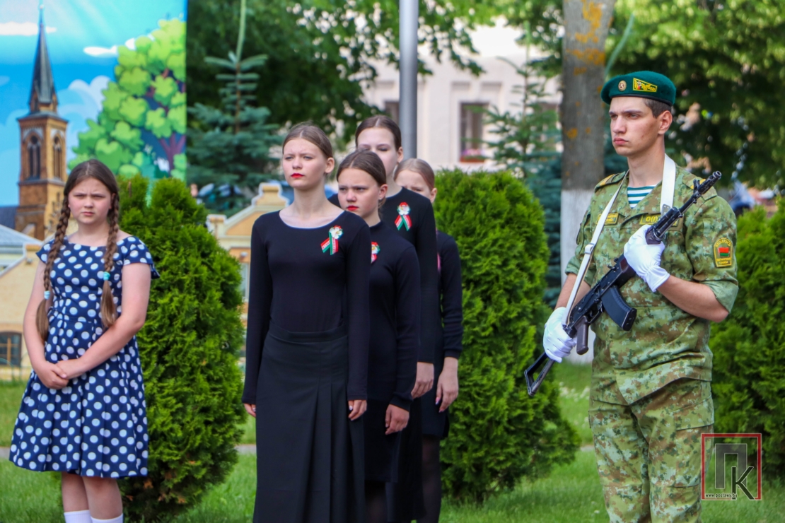 Общая незаживающая боль: в Поставах прошёл митинг-реквием в День всенародной памяти жертв Великой Отечественной войны и геноцида белорусского народа