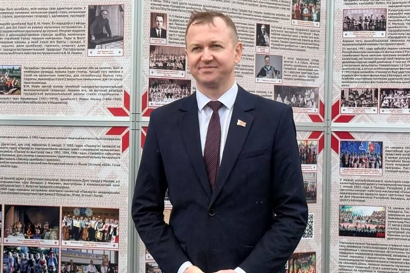 В Поставах открылась уникальная арт-выставка к 87-летию «Груздаўскіх дзядоў»