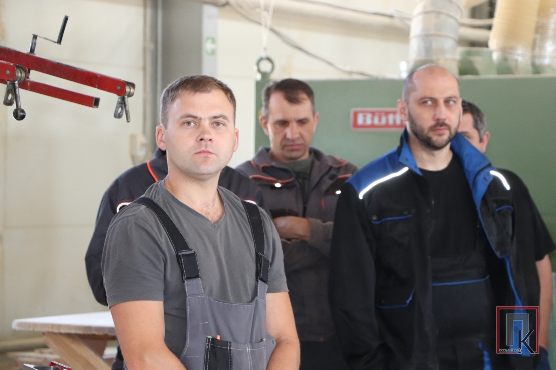 Дмитрий Новицкий встретился с коллективом ООО «Производственно-мебельный центр»