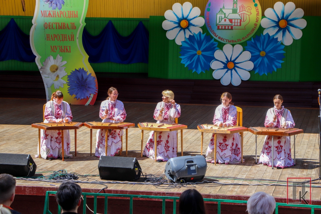 Заключны гала-канцэрт удзельнікаў ХХХV Міжнароднага фестывалю народнай музыкі «Звіняць цымбалы і гармонік»
