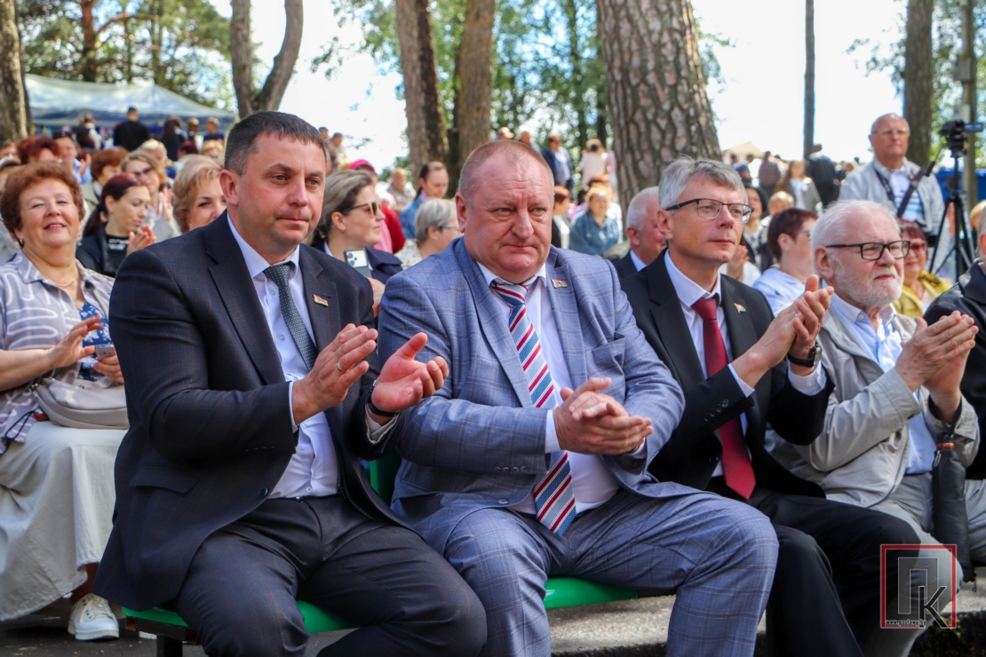 Заключны гала-канцэрт удзельнікаў ХХХV Міжнароднага фестывалю народнай музыкі «Звіняць цымбалы і гармонік»