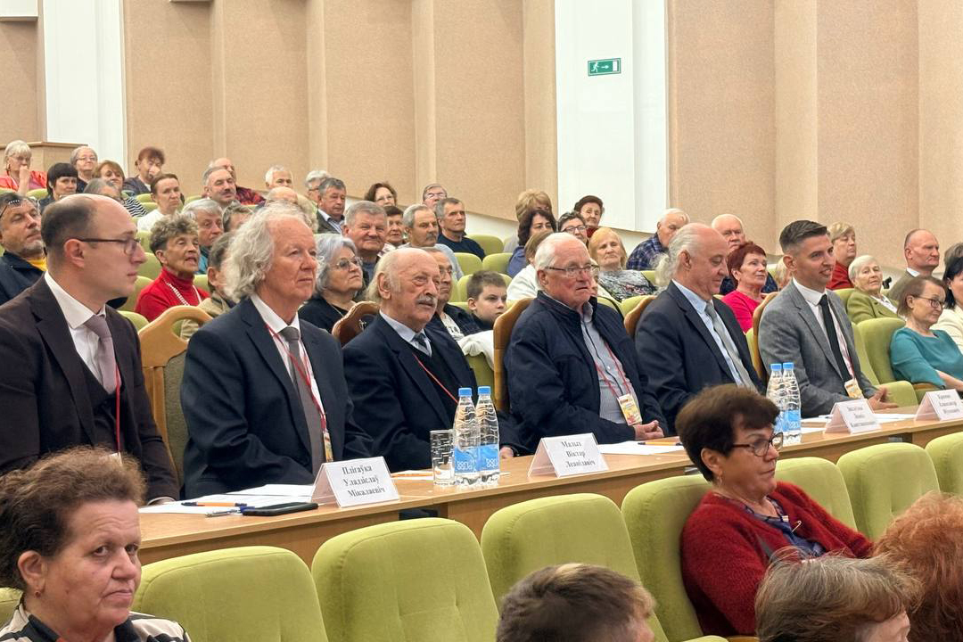 Музыкальный баттл в Поставах: конкурс «Хто каго?» зажёг сцену районного Дома культуры