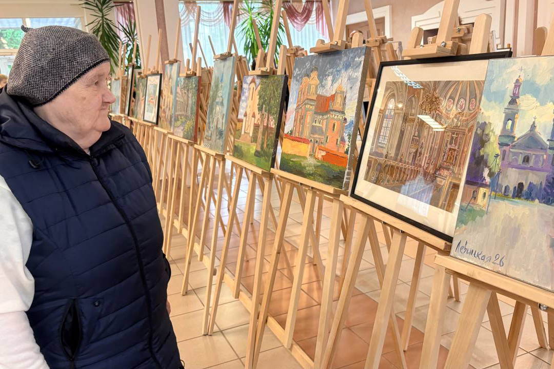 «Жанчына — крыніца натхнення»: у РДК адкрылася выстава работ расійскіх і беларускіх майстроў