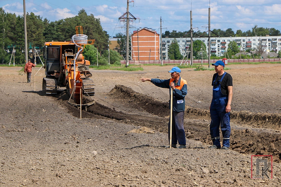 Дают земле вторую жизнь: мелиораторы Поставщины превращают болота в плодородные поля