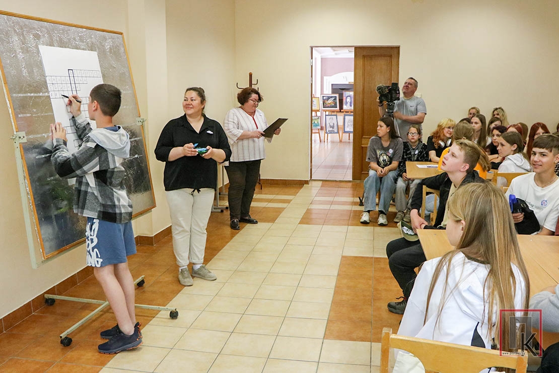«Спяваем па-беларуску» и блеск знаний: в Поставах прошёл патриотический квиз