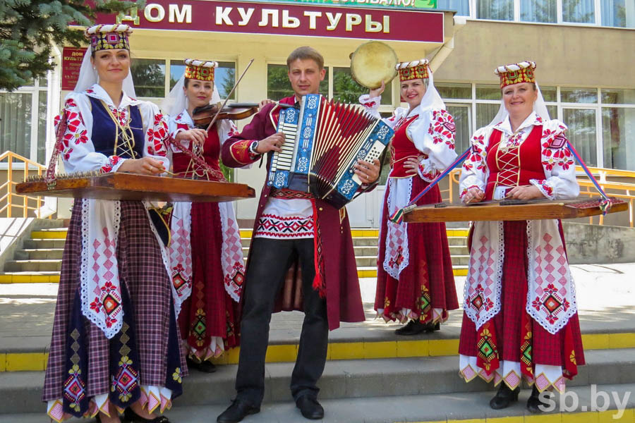 Заслужаны аматарскі калектыў Рэспублікі Беларусь «Паазер'е»: 35 лет на сцене — голос Поставщины и бренд Беларуси