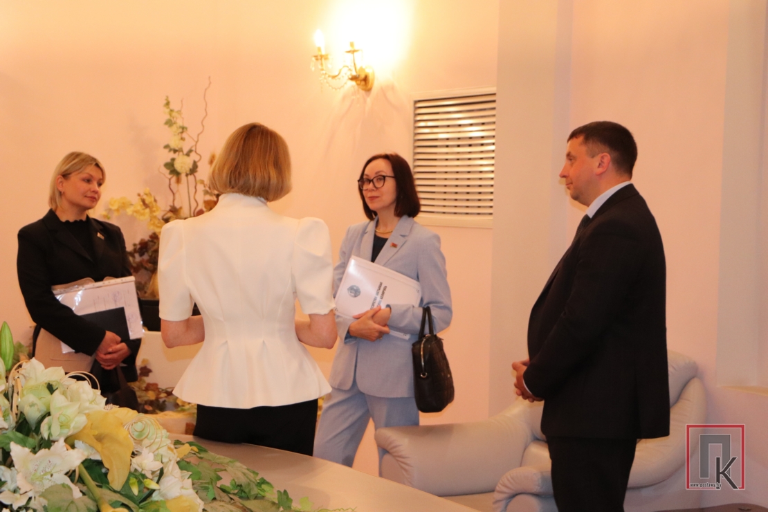 Заместитель министра юстиции Республики Беларуси Ирина Степуро посещает Поставы