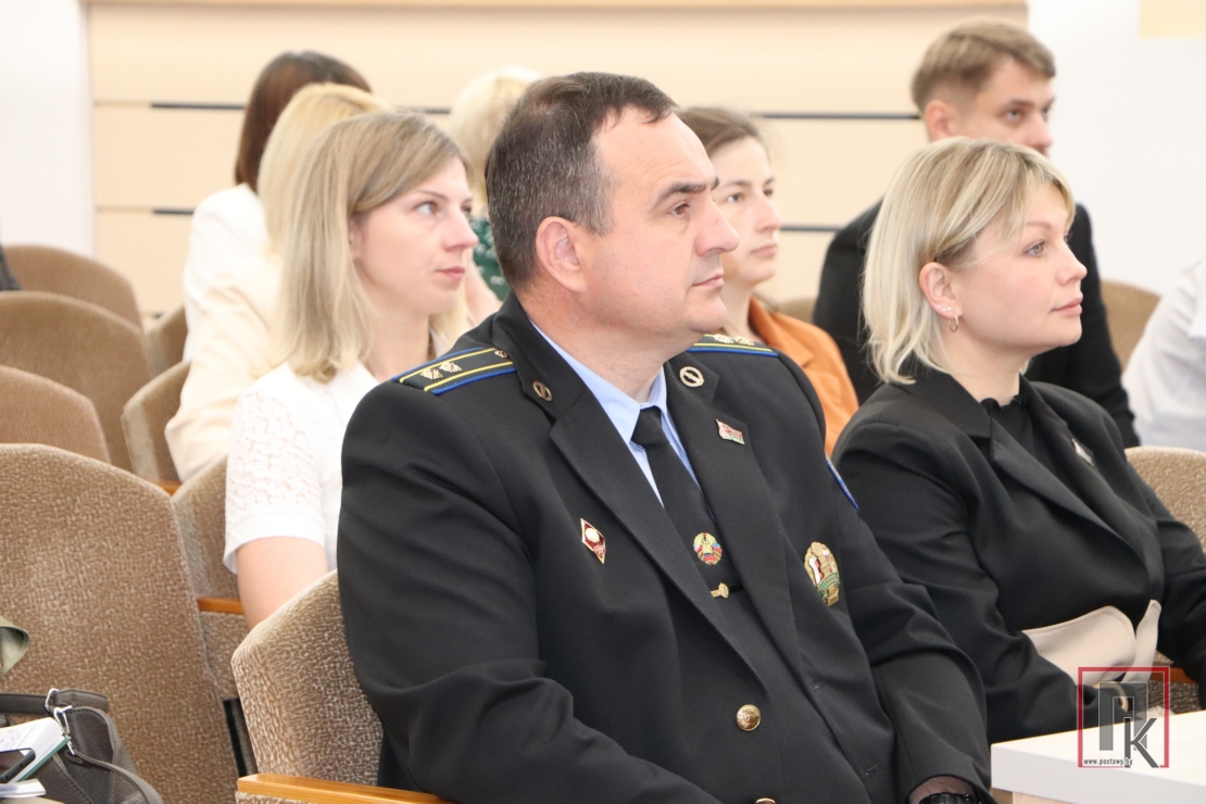 Главные акценты информационной работы и подготовка к зиме: в Поставском райисполкоме прошло открытое заседание