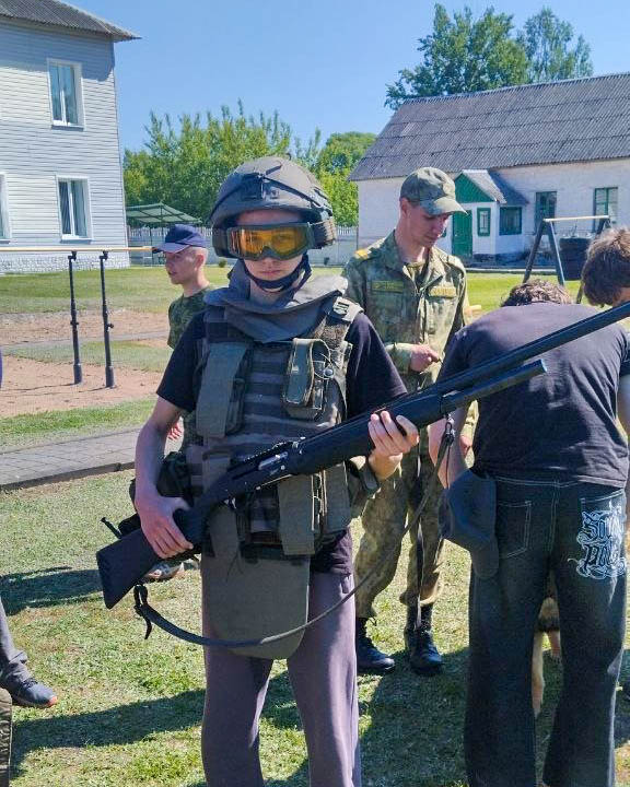 Учебно-полевые сборы для десятиклассников прошли на базе лагеря при в/ч 25888
