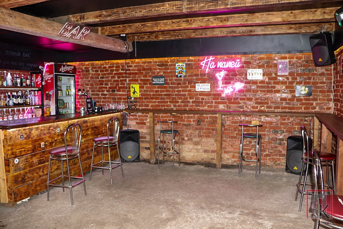 Почитайте историю Юрия Хаткевича — успешного диджея и владельца «Хатаbar»