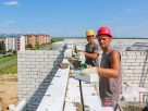 Першым тысячнікам сярод камбайнераў стаў механізатар КБУП «Рассвет Пастаўскі» Сяргей Дварко