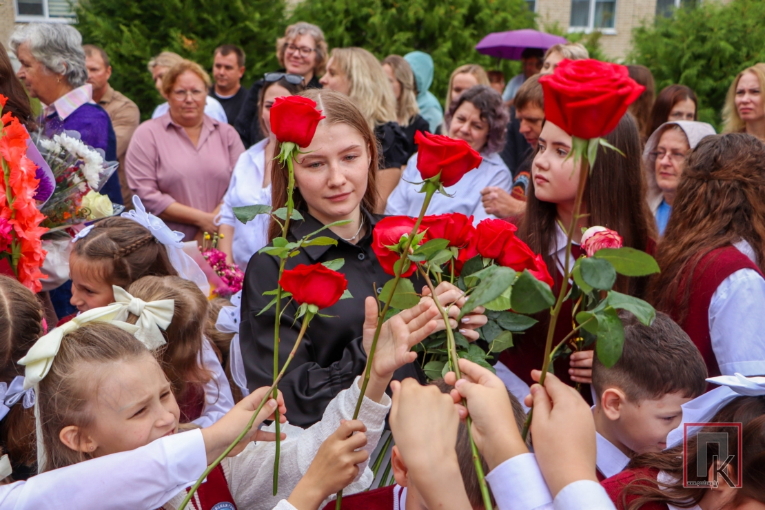 В Поставской гимназии прошла линейка, посвященная Дню знаний