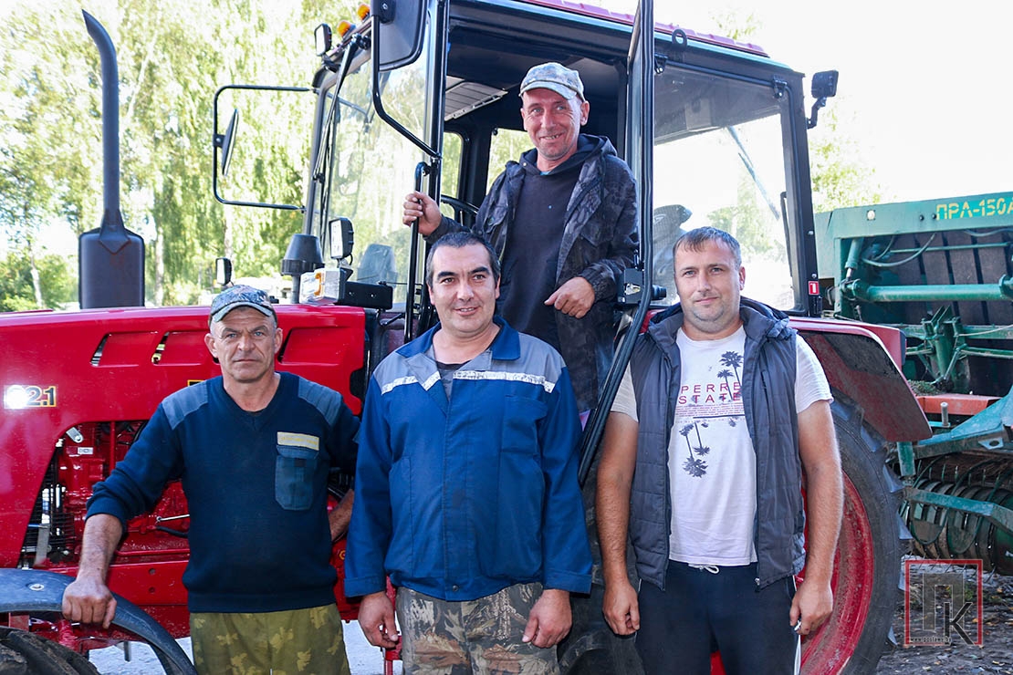 Поставский льнозавод приобрёл 5 новых тракторов «МТЗ»