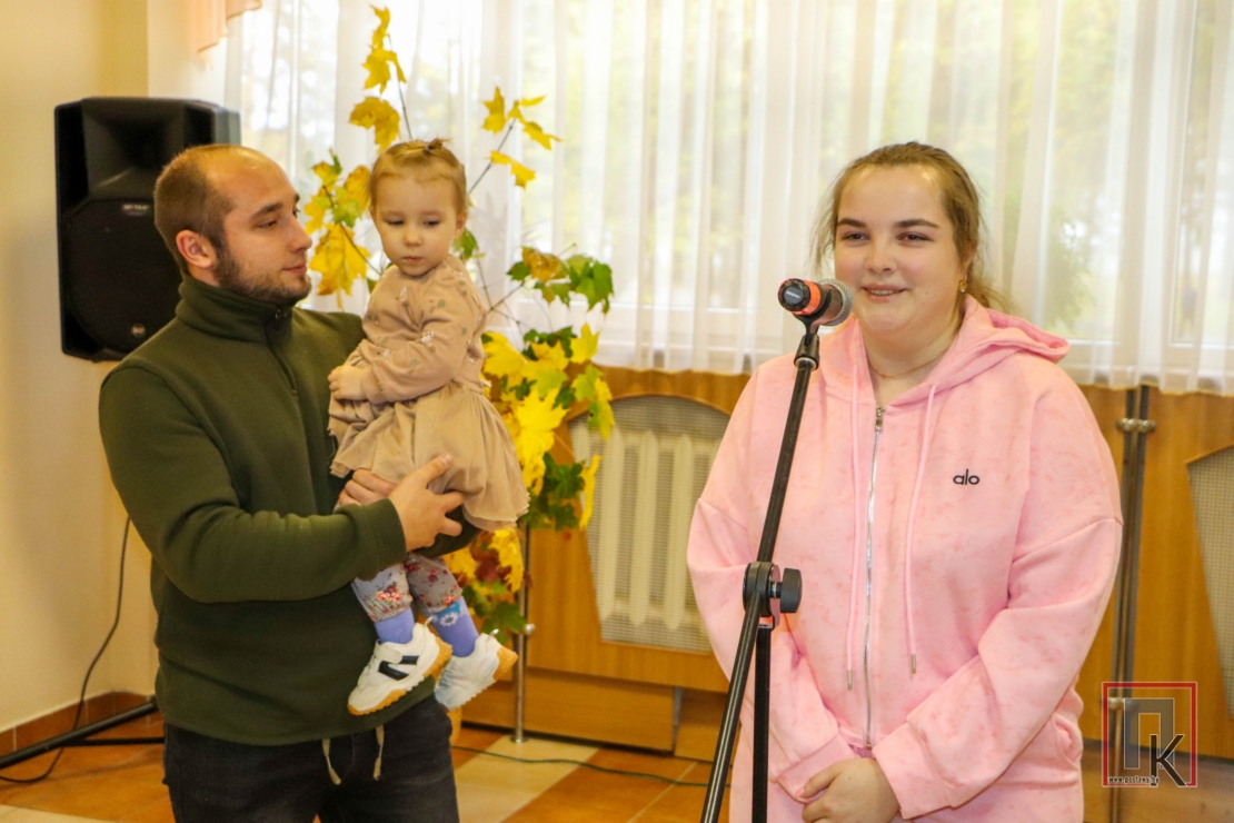 «О той, кто жизнь дарует и любовь»: День матери в Поставском РДК