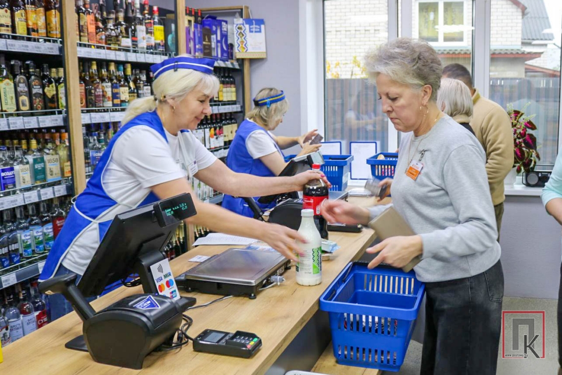 В Поставах открылся новый фирменный магазин Поставского молочного завода